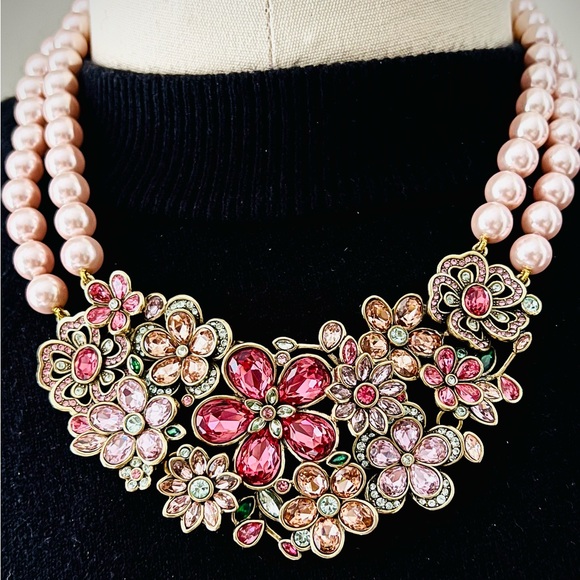 Heidi Daus 🆕 “Flower Show” Pink color wave Necklace in original Heidi box